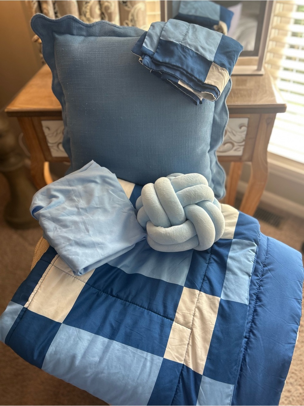 Full Sized comforter set- Full sized